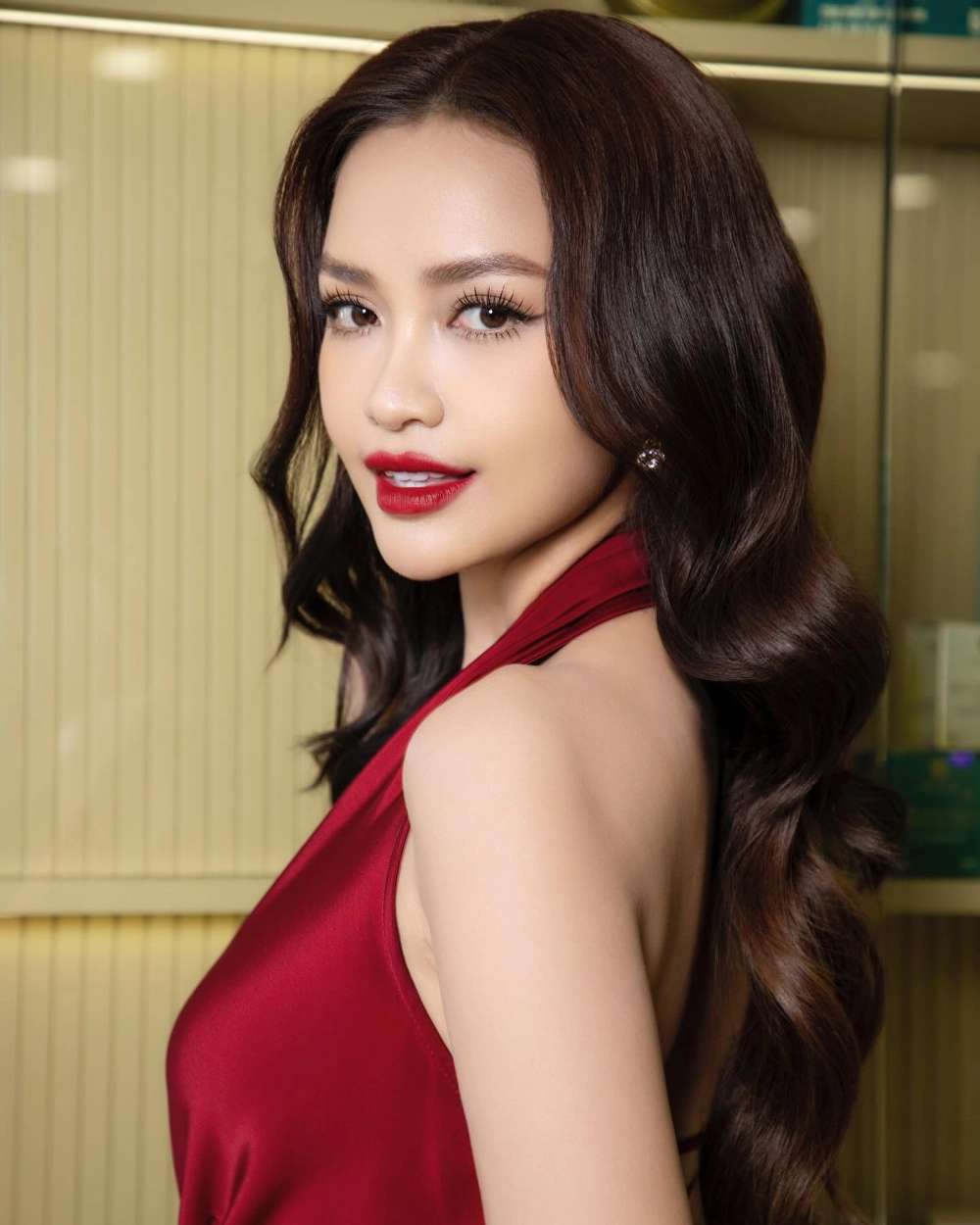 Tiểu sử của Ngọc Châu