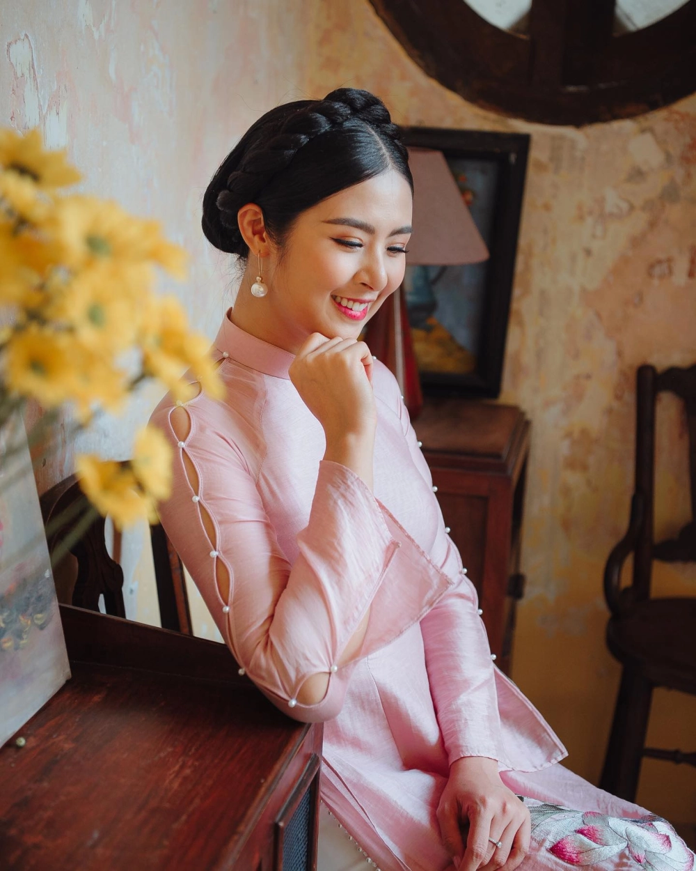 Những khoảnh khắc đẹp của hoa hau ngoc han va ban trai ngập tràn hạnh phúc