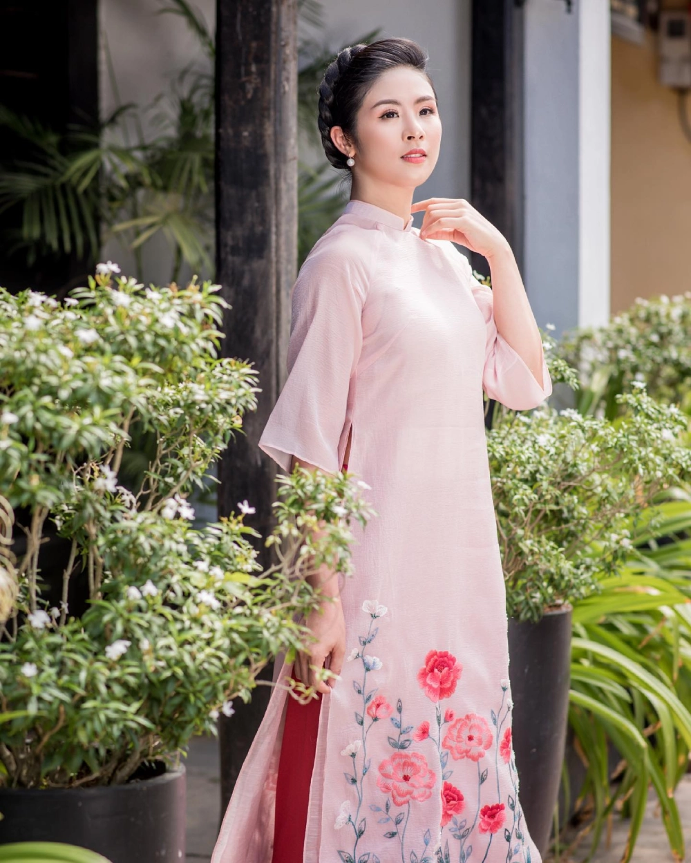 Phong cách thời trang đầy tinh tế của hân hoa hậu luôn được yêu thích