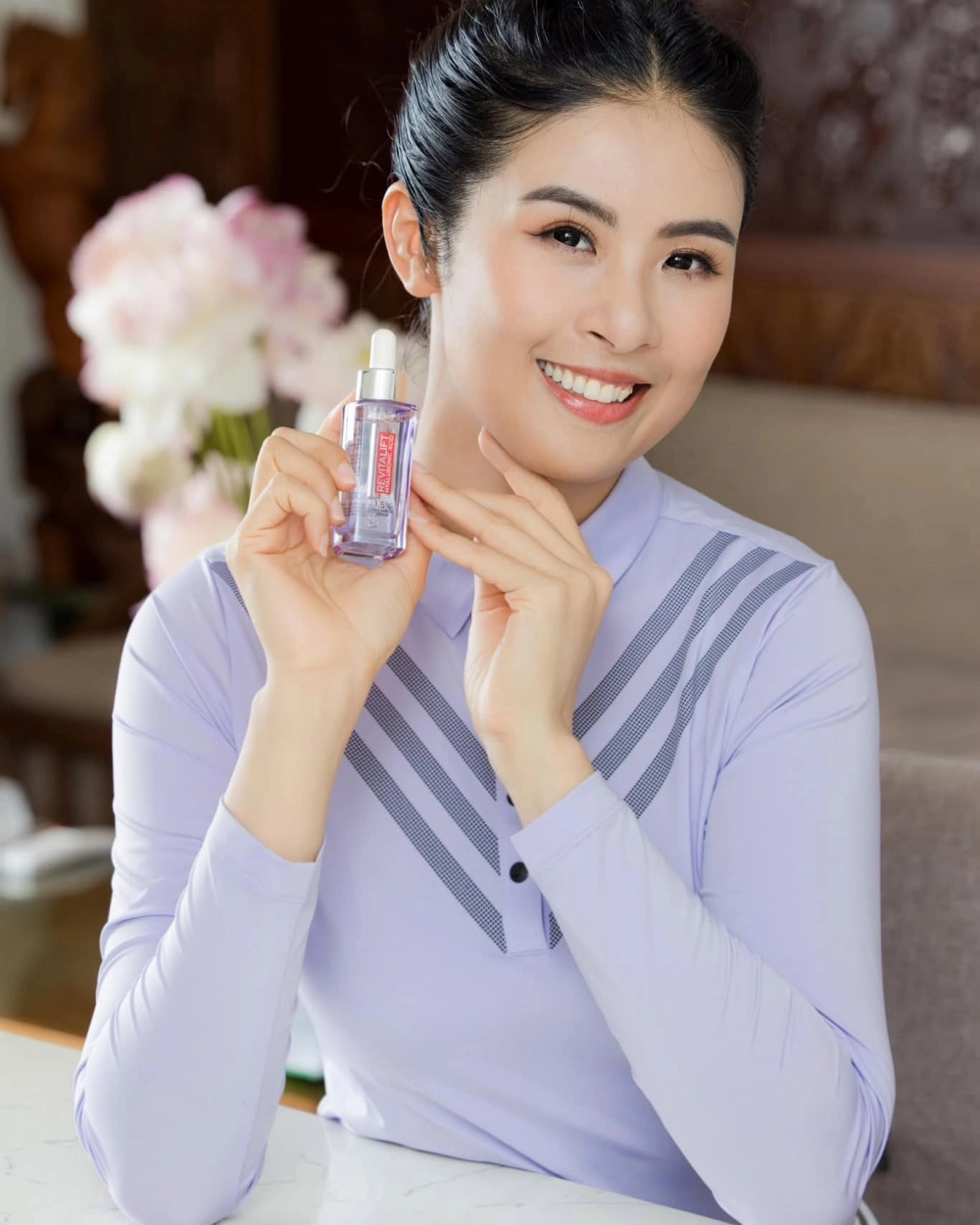 Vẻ đẹp truyền thống được tôn vinh qua những mẫu áo dài hoa hậu ngọc hân