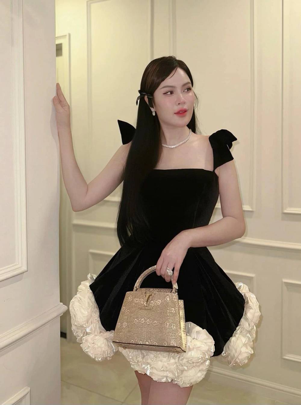 Tiết lộ chi tiết về tiểu sự chồng hoa hậu phương lê gây sốc