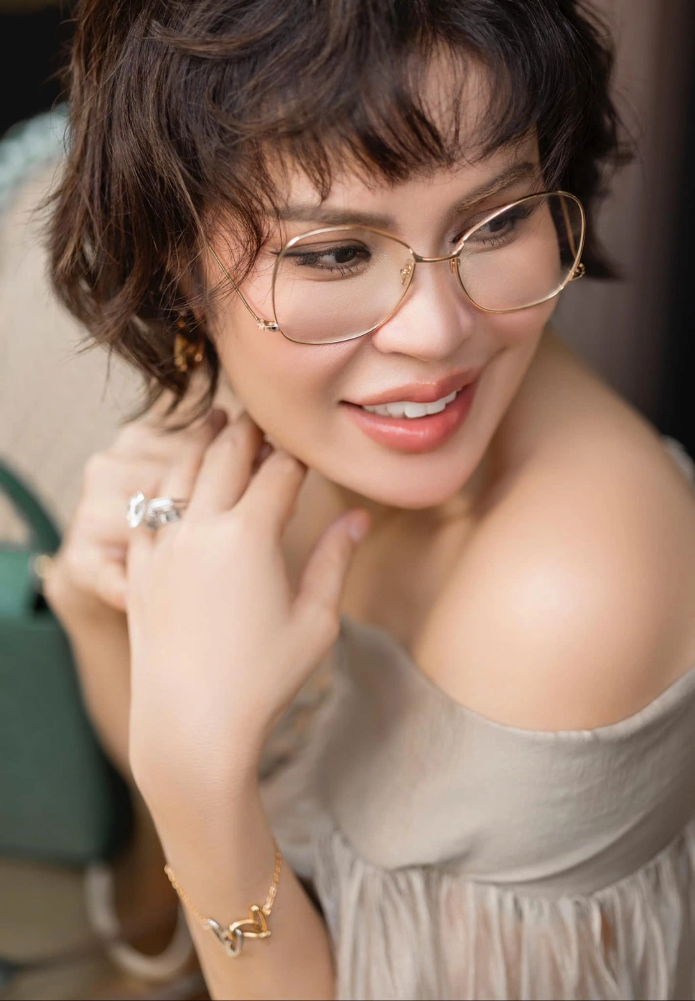 Clip hoa hậu phương lê chửi gây tranh cãi mạnh mẽ trên mạng