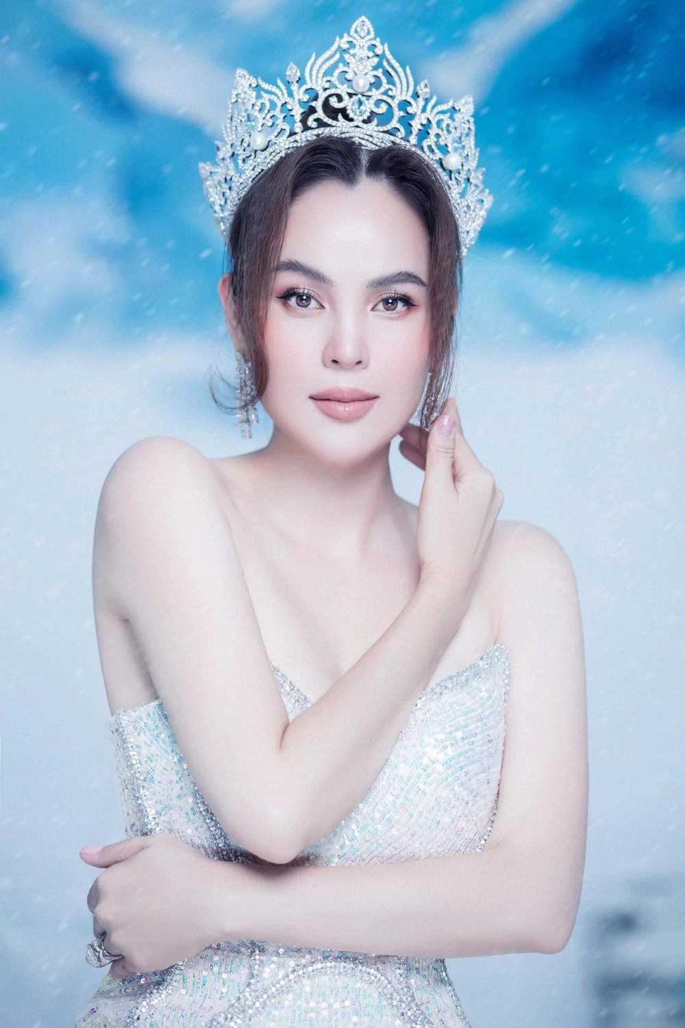 Gai xinh rang khenh tỏa sáng với nụ cười duyên dáng
