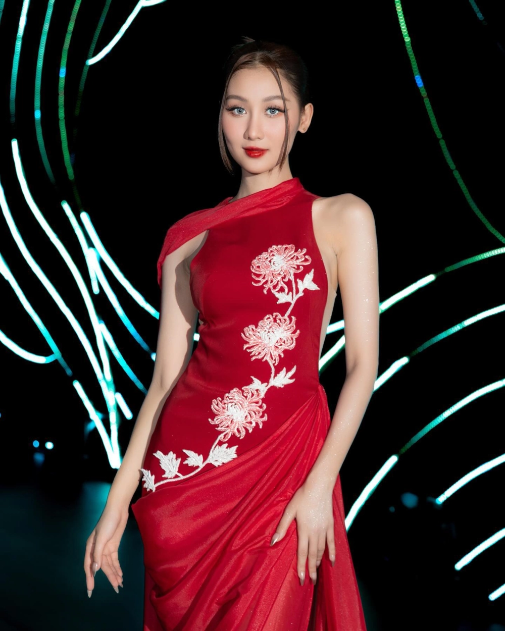 Hành trình rực rỡ giúp quế anh đăng quang hoa hậu thành công
