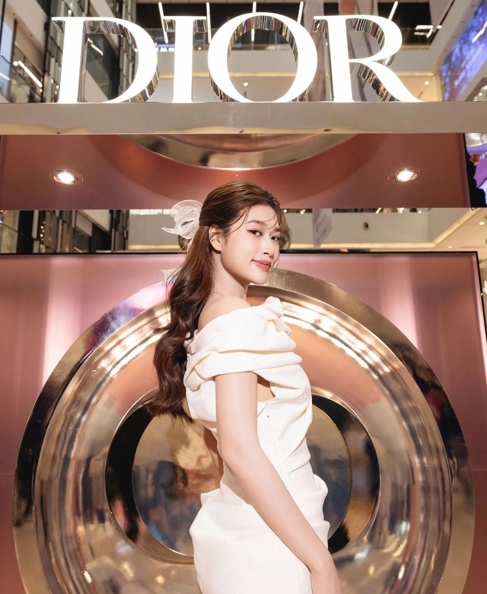 Vương miện Miss Grand Vietnam thuộc về người đẹp bản lĩnh và trí tuệ