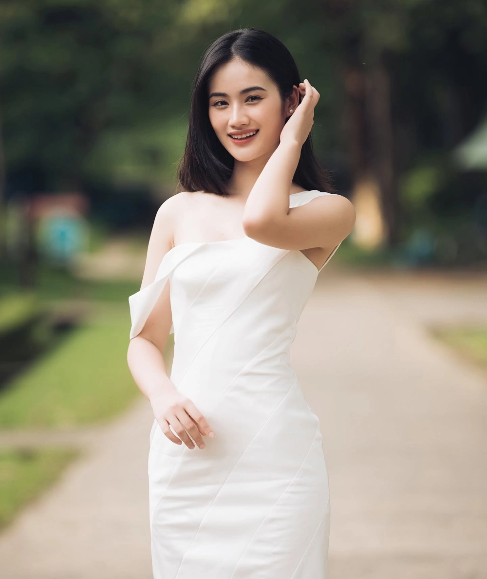 Hành trình tỏa sáng của hoa hậu ý nhi là ai khiến fan ngưỡng mộ