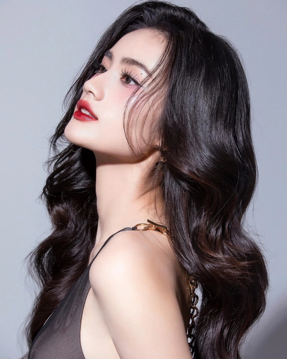 Xem ngay hoa hậu ý nhi trả lời phỏng vấn ấn tượng nhất