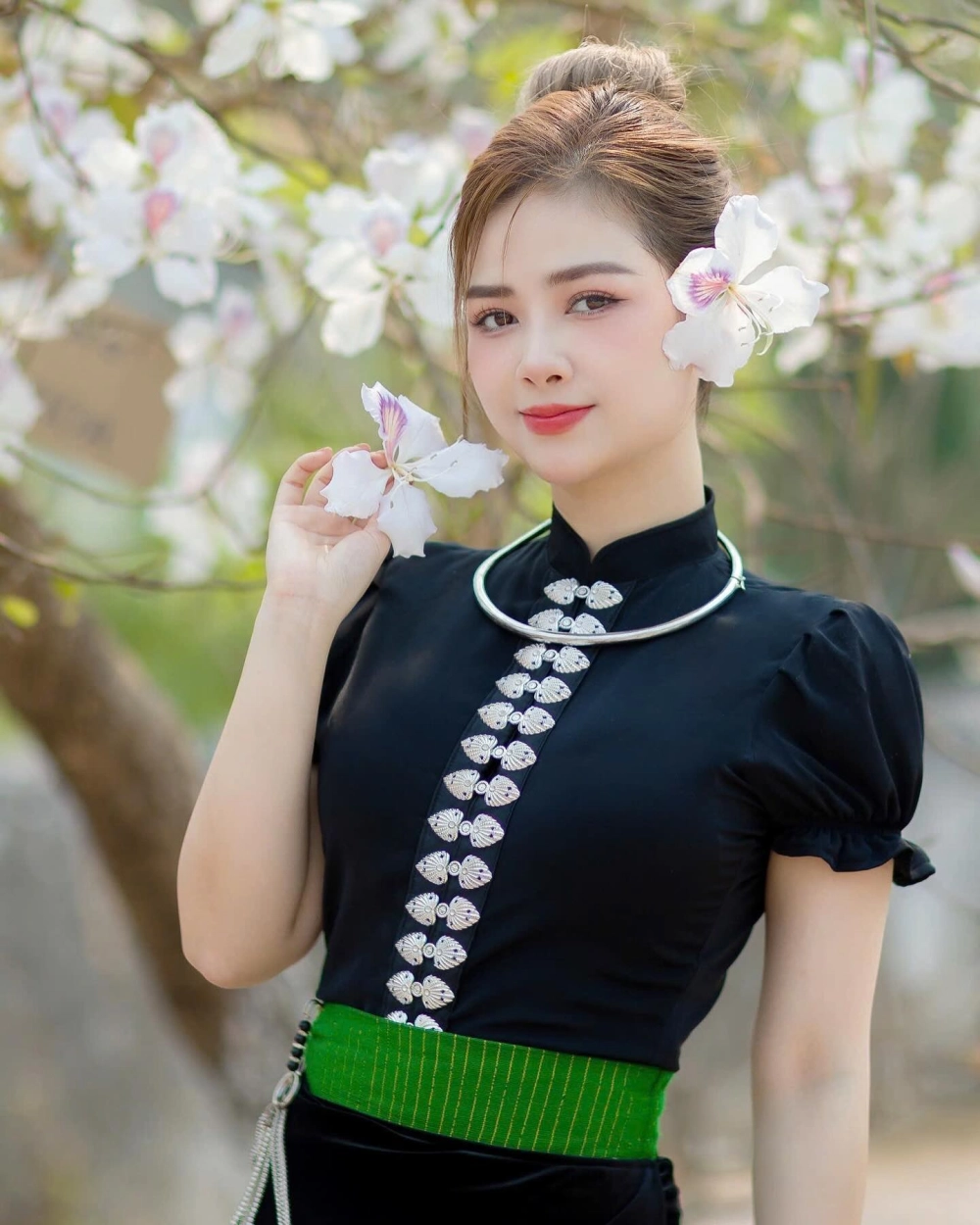 Cập nhật nhanh Dương Hoàng Yến bài mới với giai điệu cuốn hút và mới mẻ