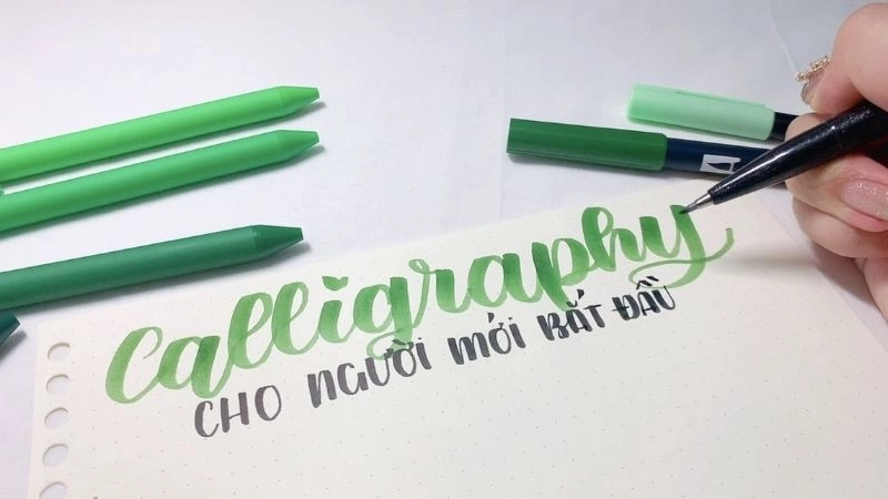 Kiểu chữ Calligraphy là một kiểu chữ thư pháp được sáng tạo từ bảng chữ cái thông thường