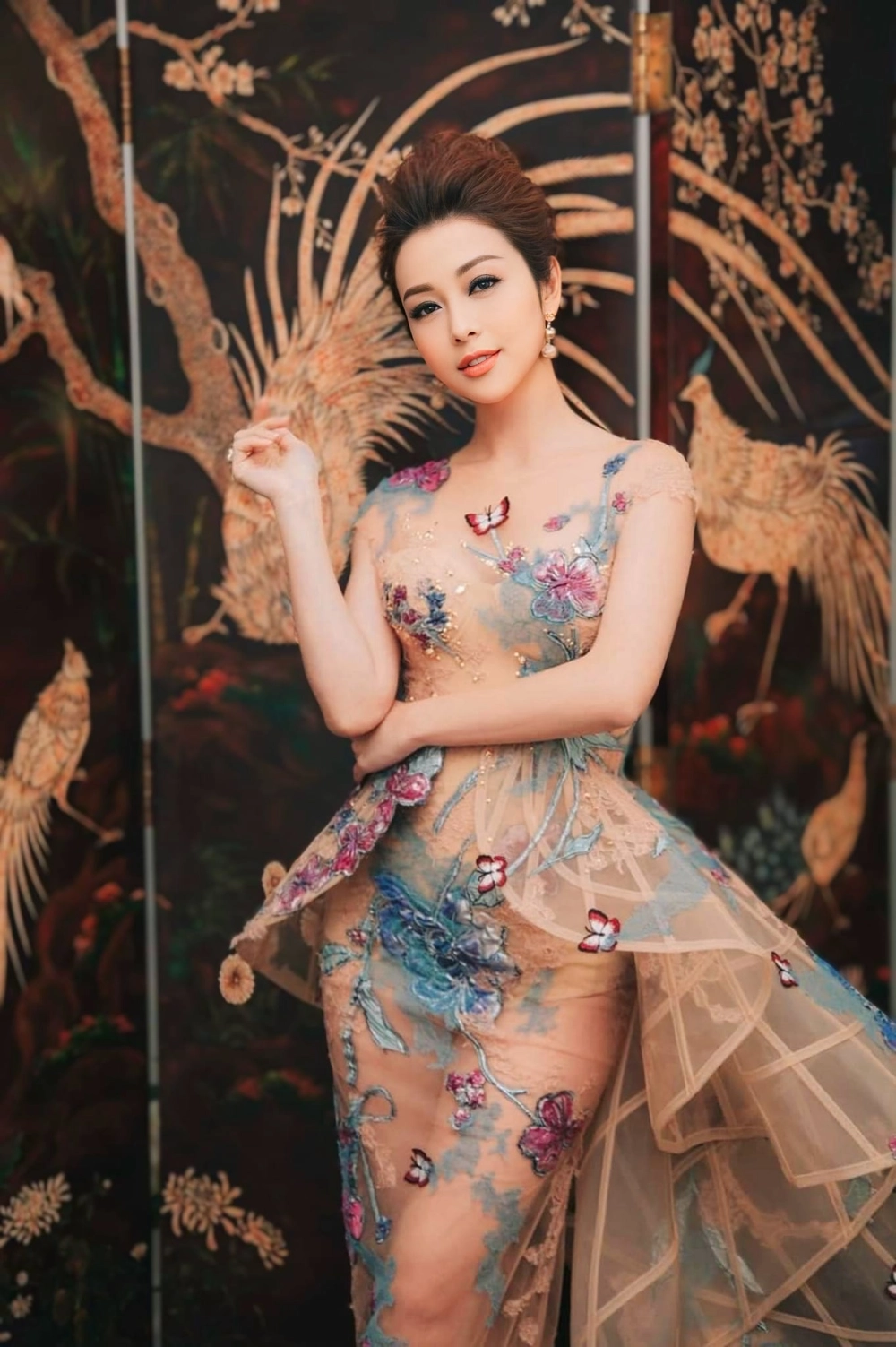 Jeanette Pham với nụ cười tỏa sáng khiến fan không thể rời mắt