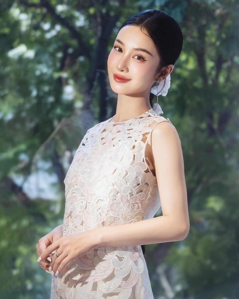 Gái xinh trên TikTok luôn khiến người xem trầm trồ bởi thần thái