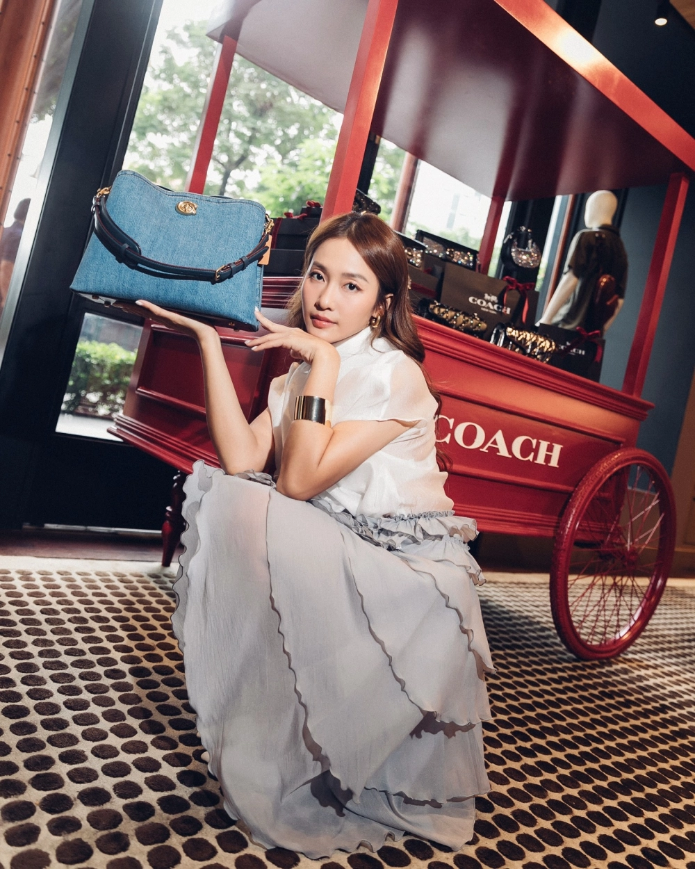 Gái xinh Douyin TikTok mang nét đẹp kết hợp giữa cổ điển và hiện đại
