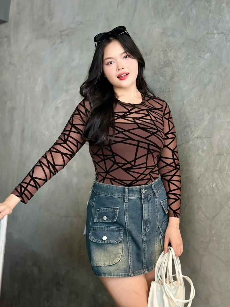 Tải hình ảnh cô gái mập dễ thương vẽ tay miễn phí đầy cảm xúc