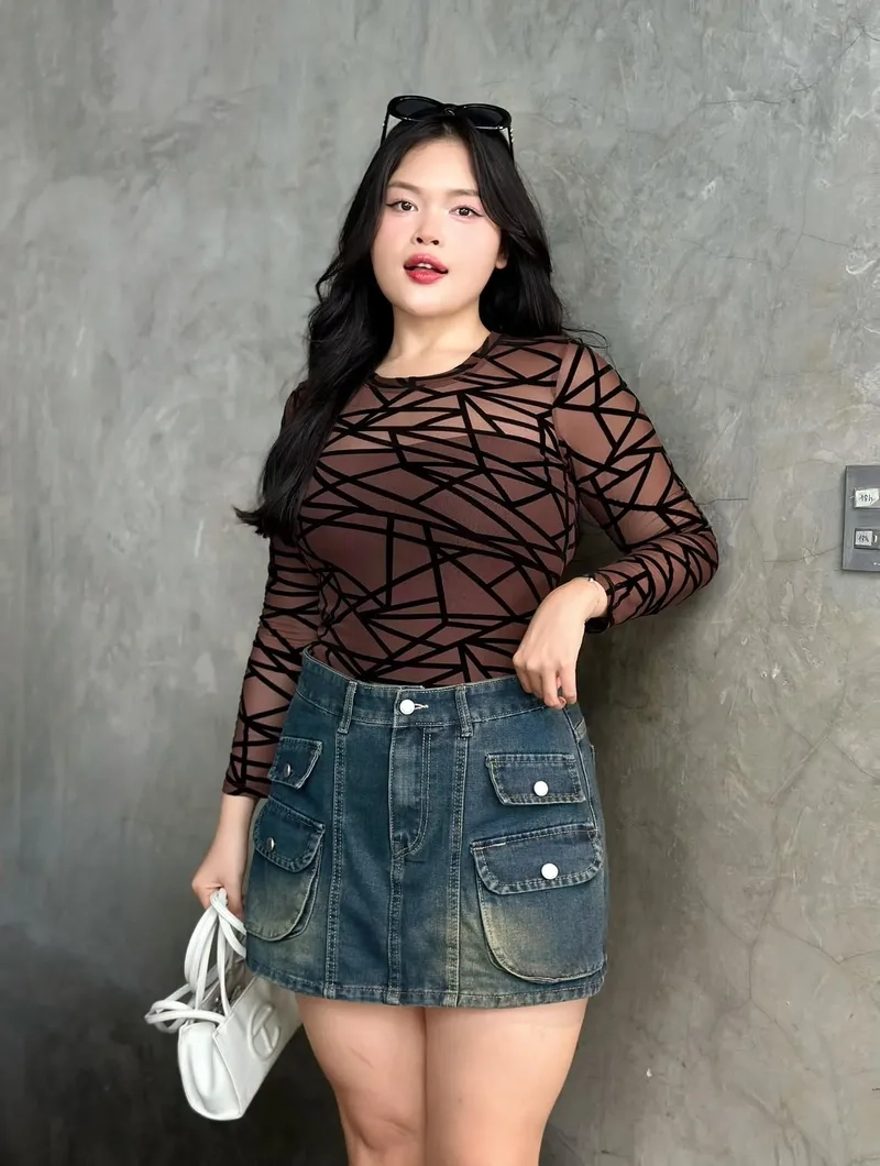 Thay đổi diện mạo máy với hình nền cô gái mập dễ thương vẽ tay cho máy tính