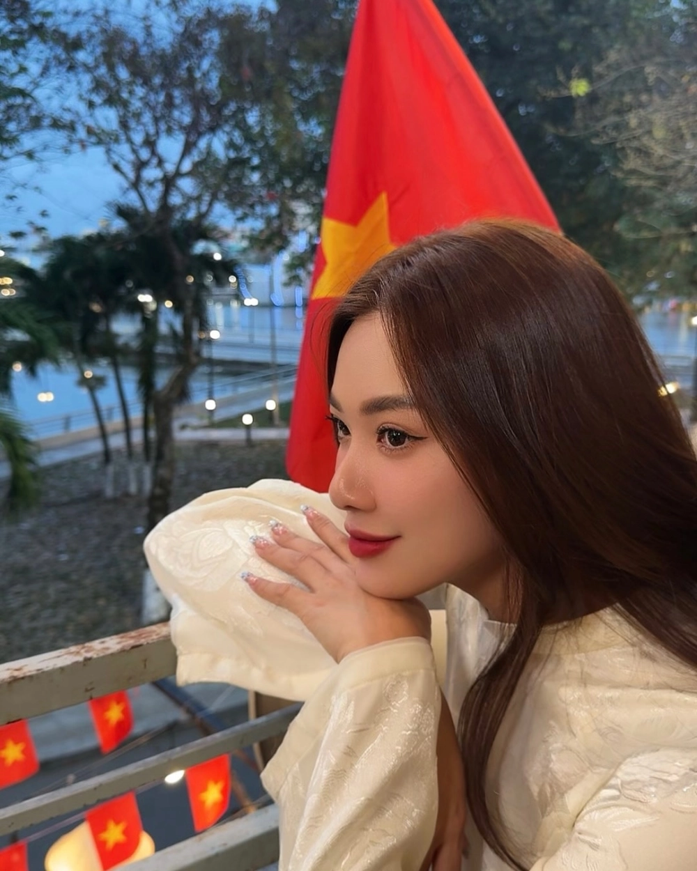 Tiểu sử của Kim Duyên
