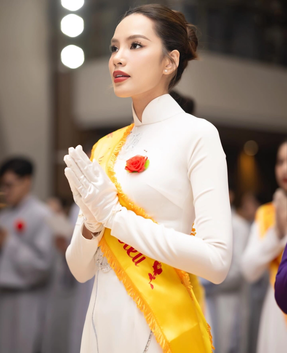 Câu trả lời cho thắc mắc hoa hậu phương lê là ai cực kỳ bất ngờ