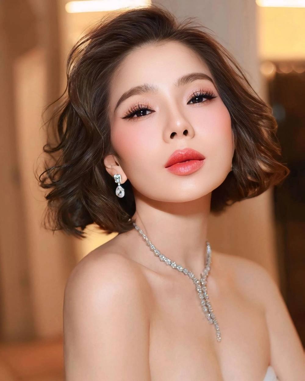 Nghe và cảm nhận nỗi buồn trong lời bài hát lệ quyên thành phố buồn