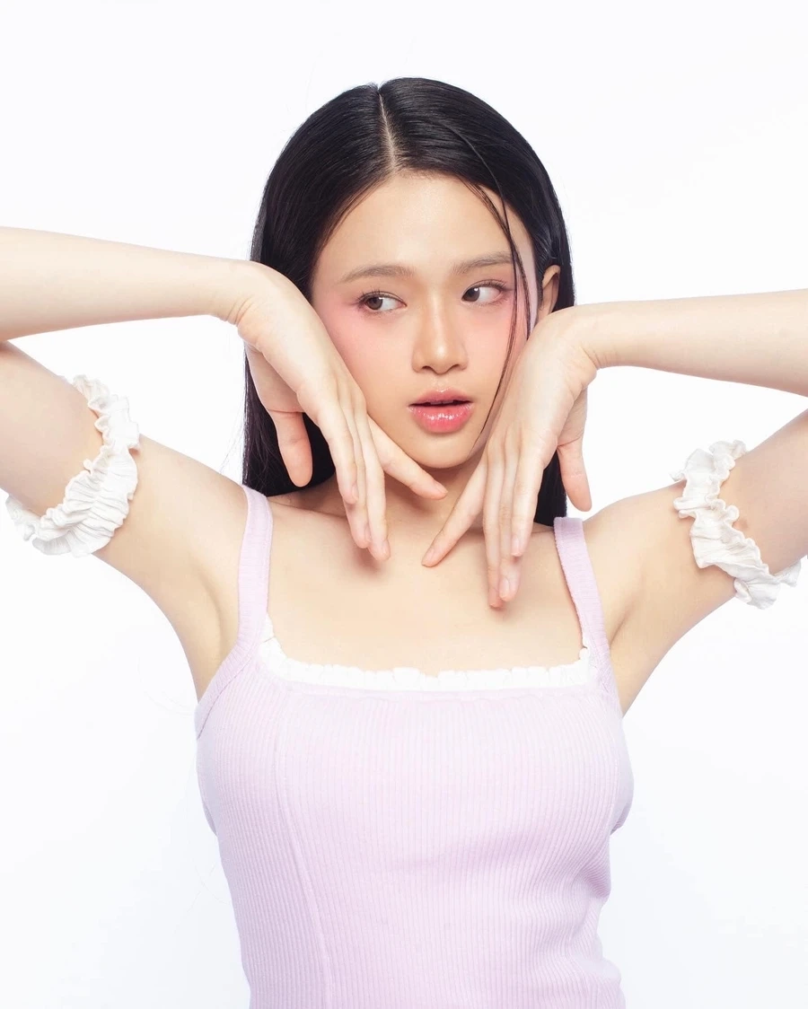 Nổi bật giữa đám đông với gái tik tok xinh thời thượng