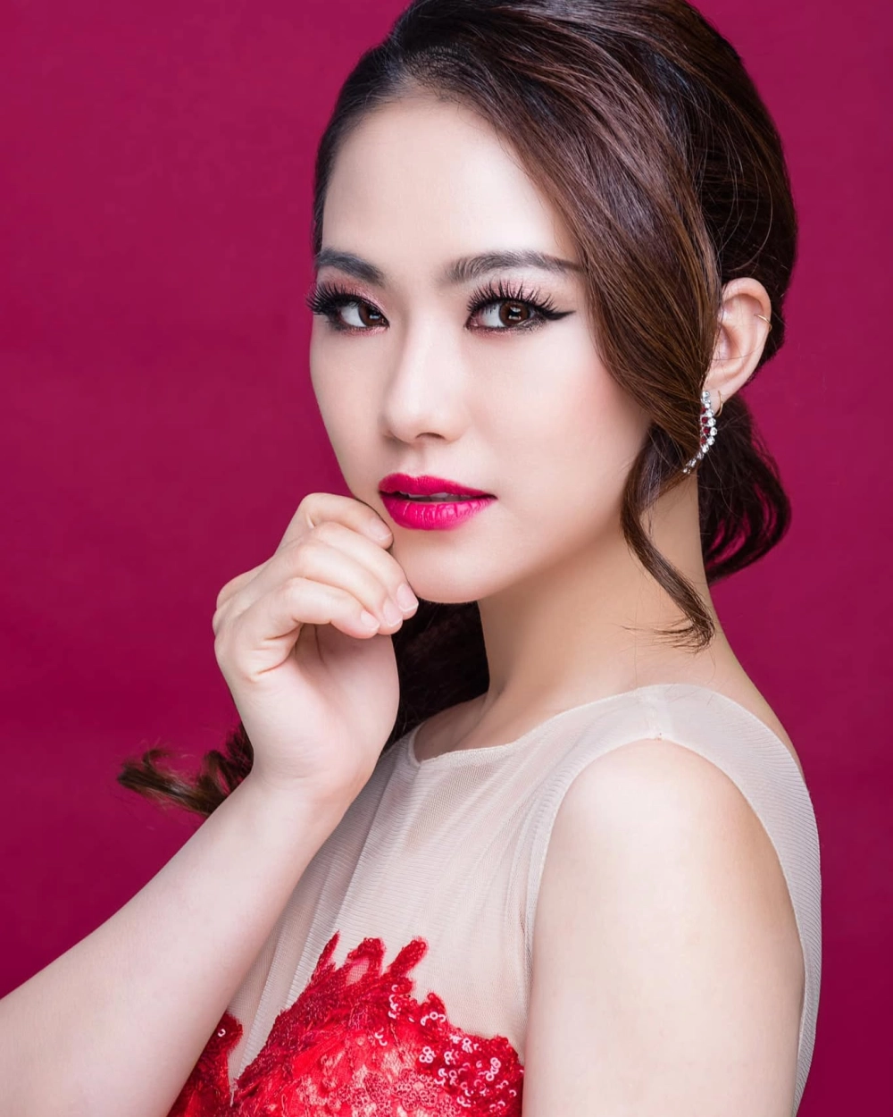 Khoảnh khắc tình yêu rực rỡ trong Em Yêu Anh Lương Bích Hữu