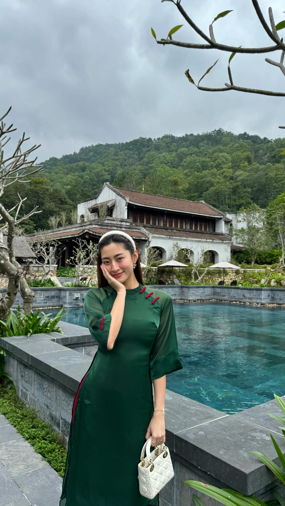 HH Lương Thùy Linh với phong cách hiện đại và sự tự tin bất chấp thử thách