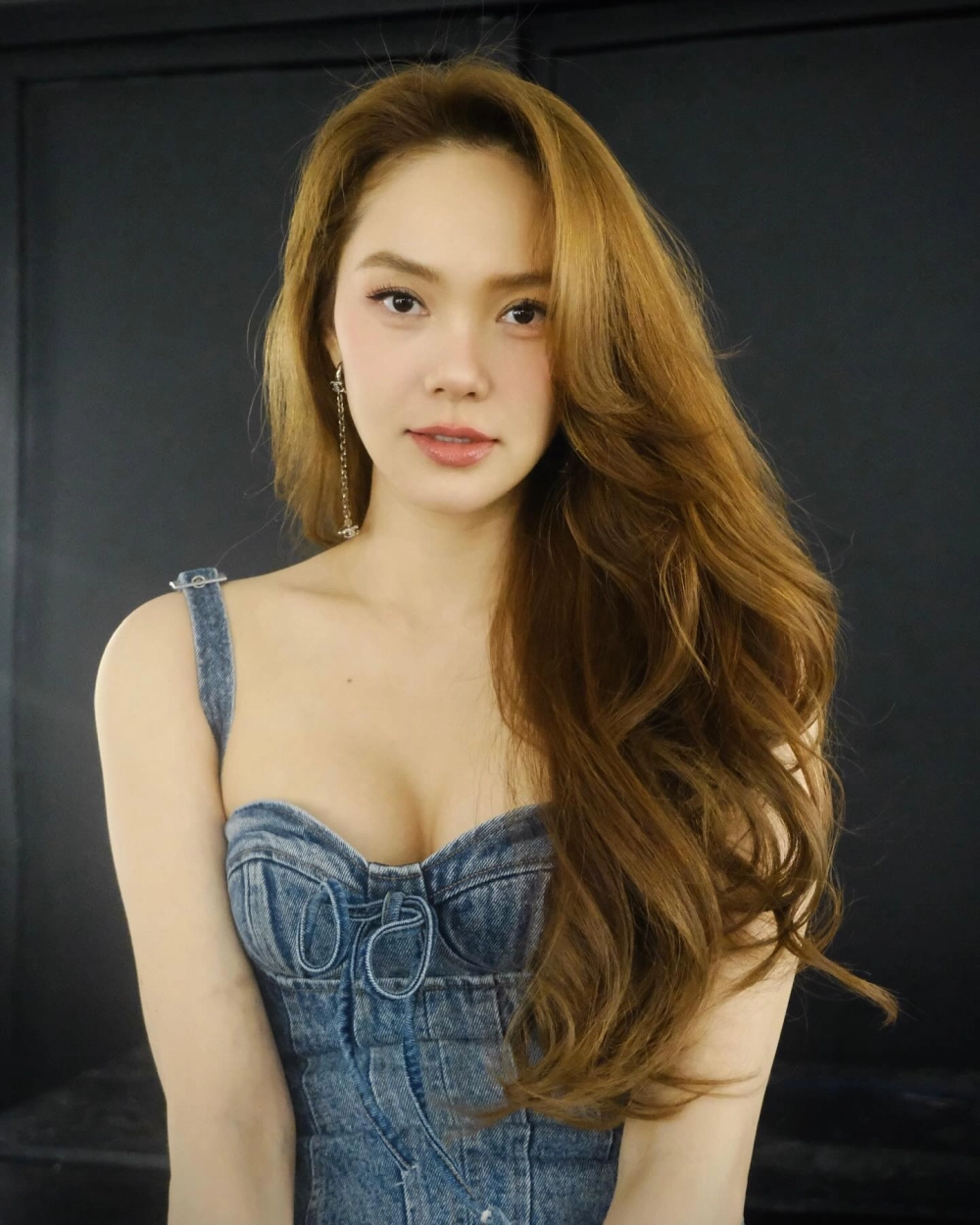 Khám phá thông tin về Gia đình Minh Hằng và cuộc sống sau ánh đèn sân khấu