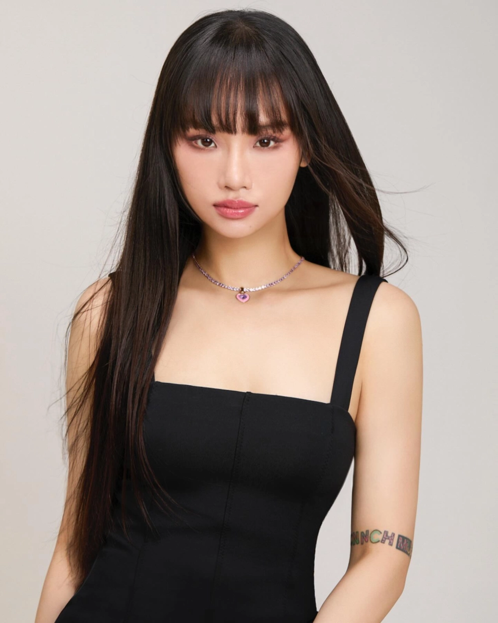 Gái xinh mặc váy body khoe dáng nuột nà cực kỳ quyến rũ