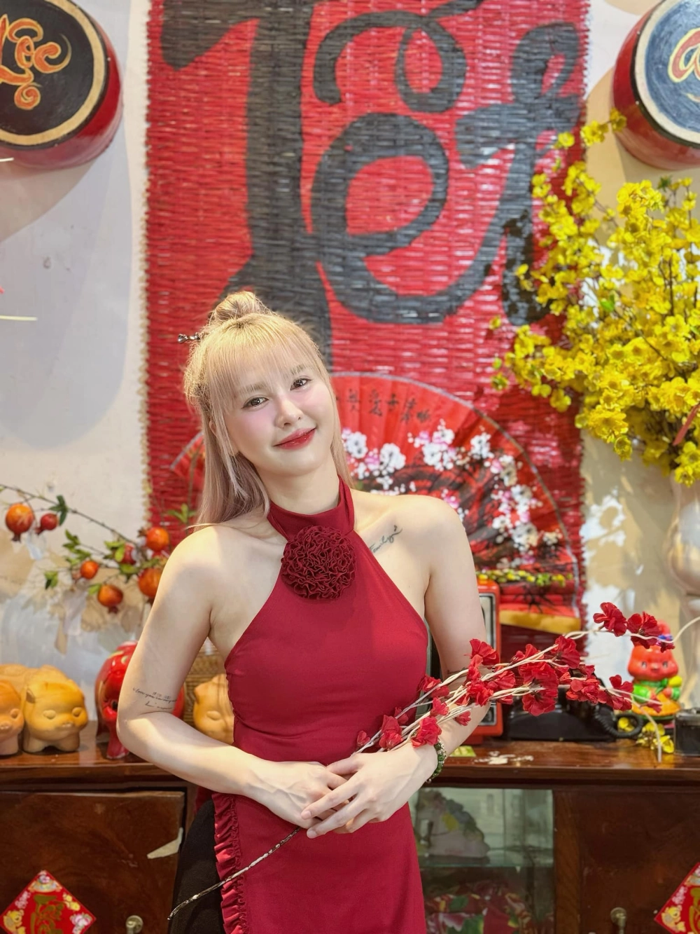 Hé lộ bí mật ít ai biết trên Ngân sát thủ instagram cực hot