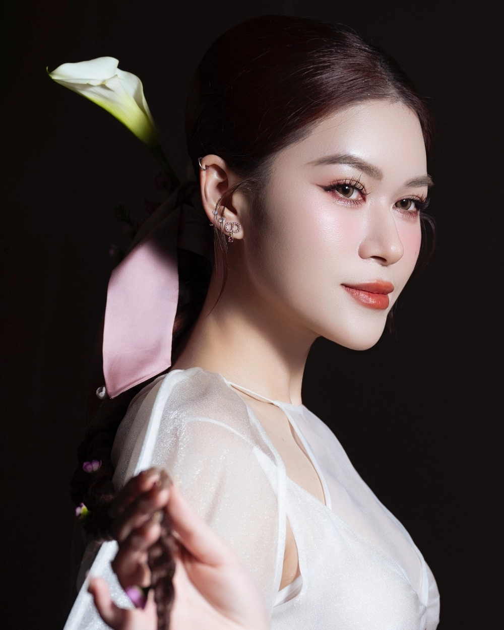 Ảnh gái đẹp trên mạng xã hội luôn là chủ đề thu hút với vẻ ngoài xinh đẹp và ấn tượng