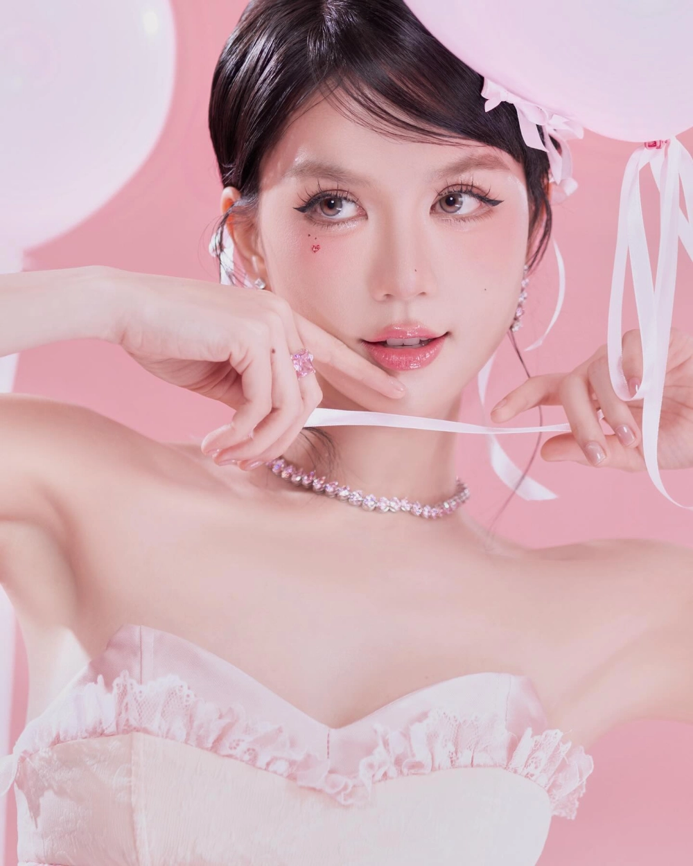 Từng đường cong quyến rũ trong ảnh gái xinh dáng đẹp