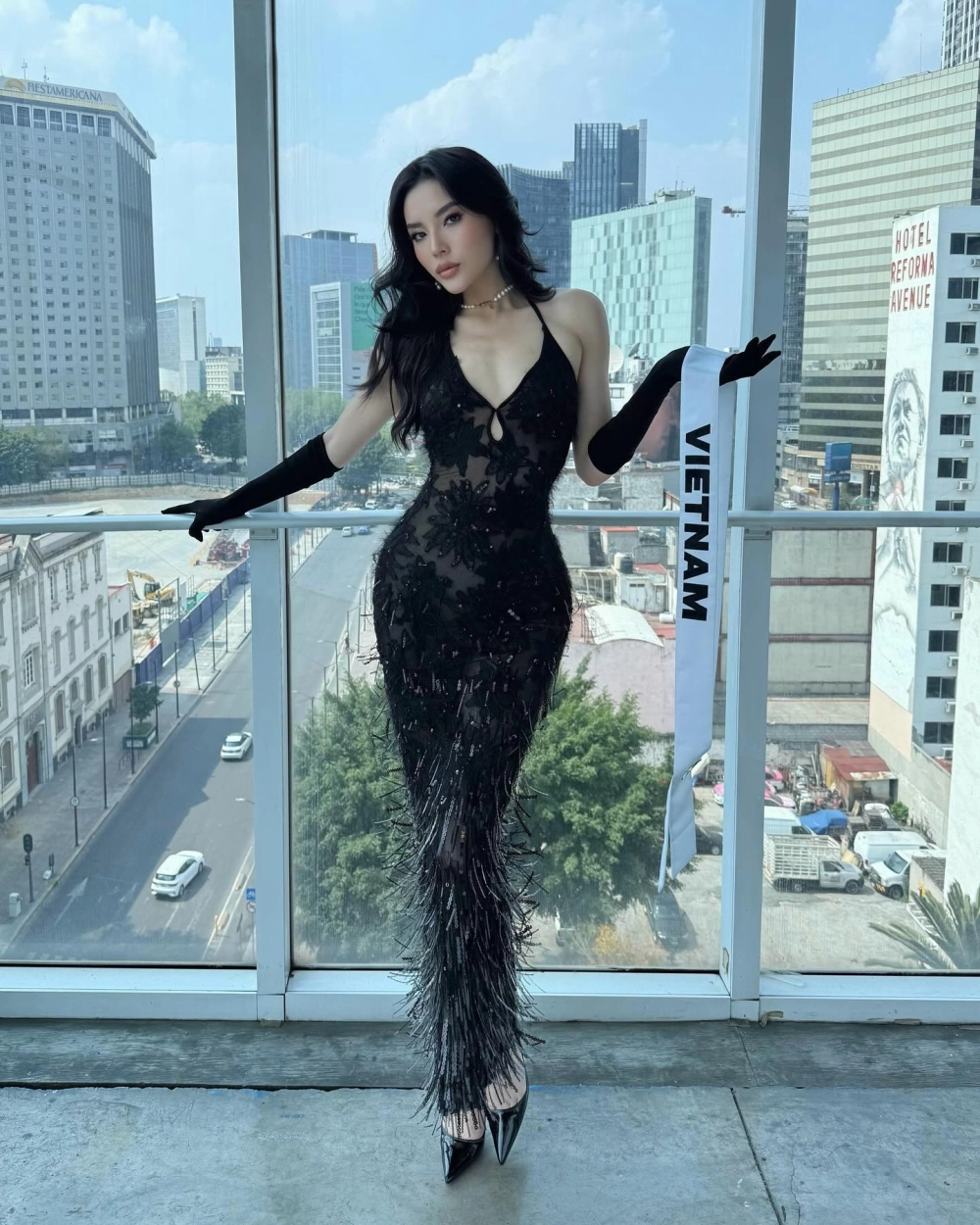 Cùng chiêm ngưỡng những hình ảnh đẹp nhất của Hoa hâu ky duyên trong các sự kiện