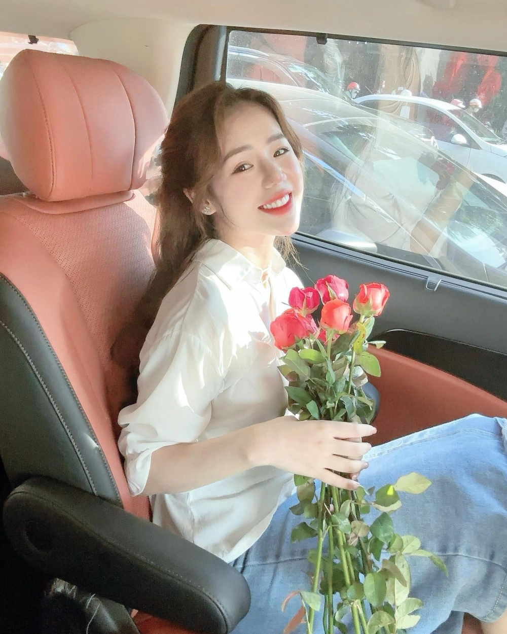 Thông tin đầy đủ về Nguyễn Hương Ly profile cực hot