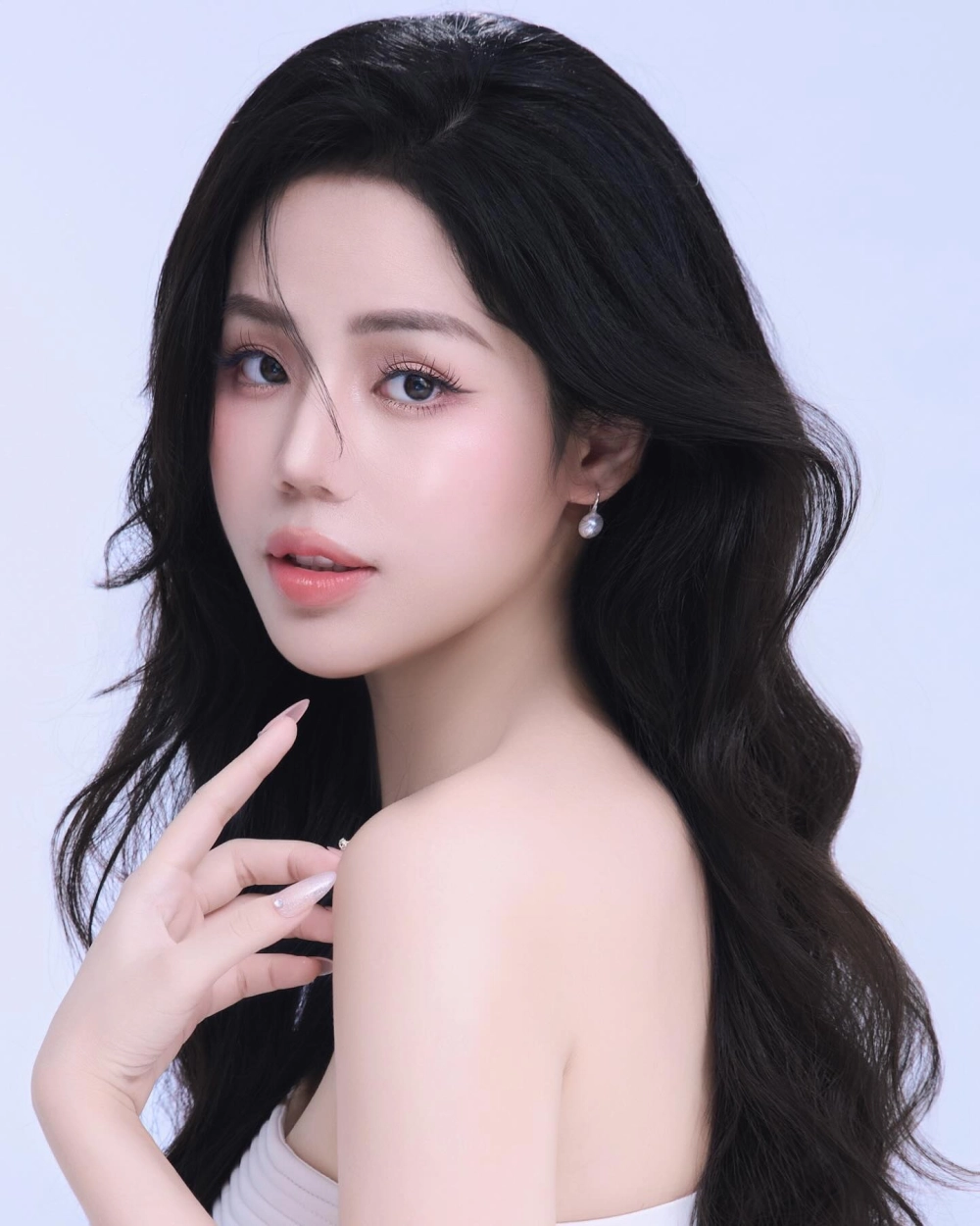Nguyễn Hương Ly tỏa sáng với giọng hát ngọt ngào và đầy cảm xúc
