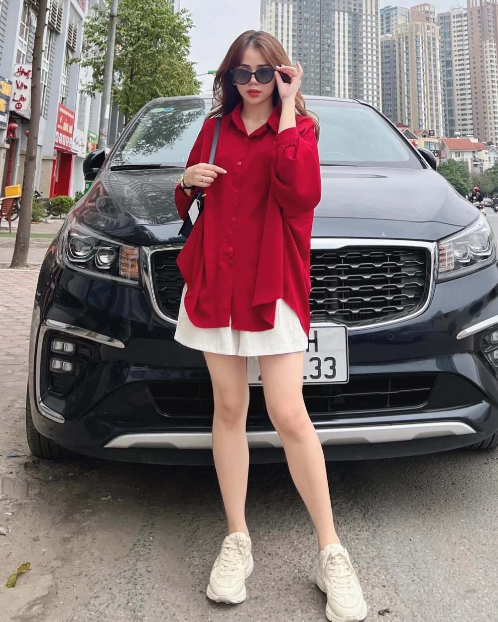 Gái xinh mặc váy trắng ngắn nhẹ nhàng như sương mai buổi sớm