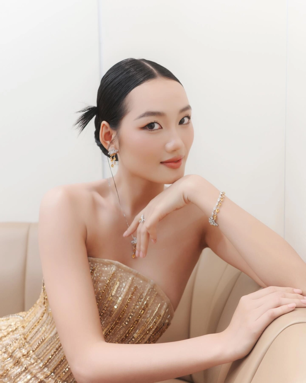 Vẻ đẹp rạng ngời trên sàn catwalk của Nguyễn Quỳnh Anh Model
