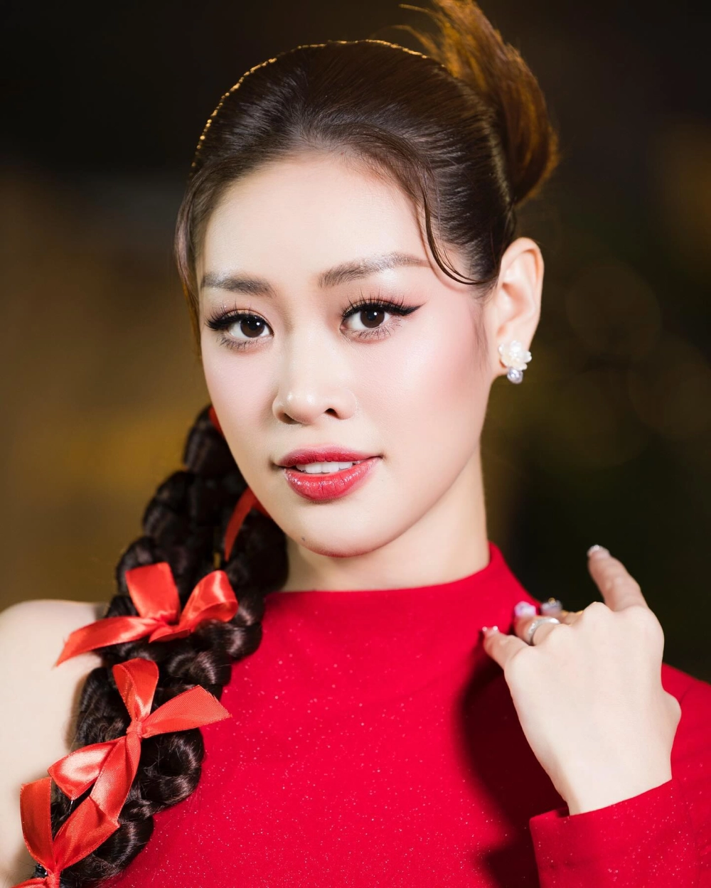 Bộ sưu tập áo dài của Khánh Vân luôn khiến người xem trầm trồ vì quá đỗi thanh lịch