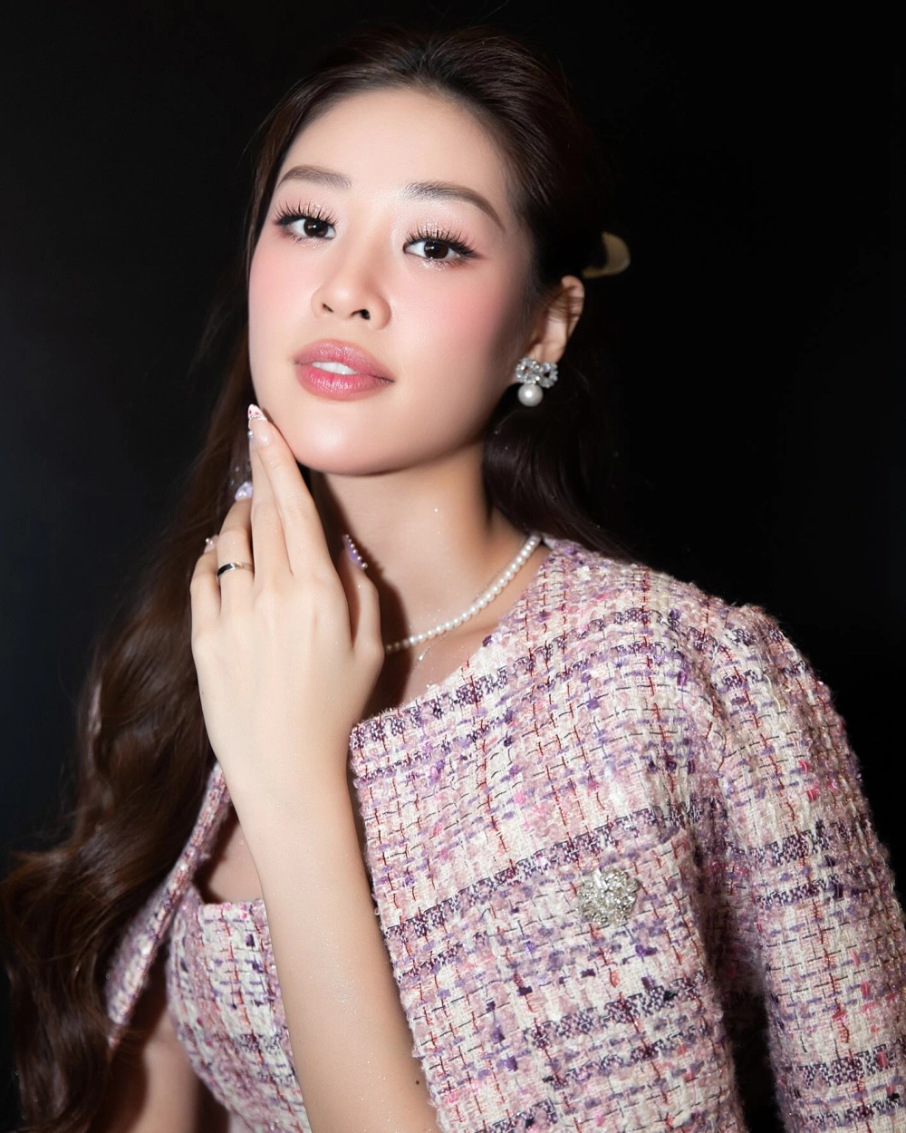 Nguyễn Trần Khánh Vân rạng rỡ với nhan sắc tựa nữ thần