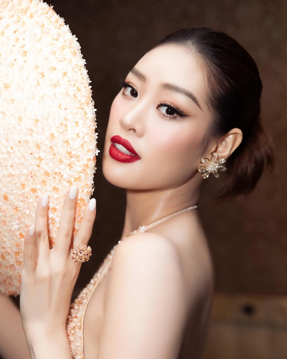 Nguyễn Trần Khánh Vân – biểu tượng nhan sắc Việt với thần thái cuốn hút và trái tim nhân ái