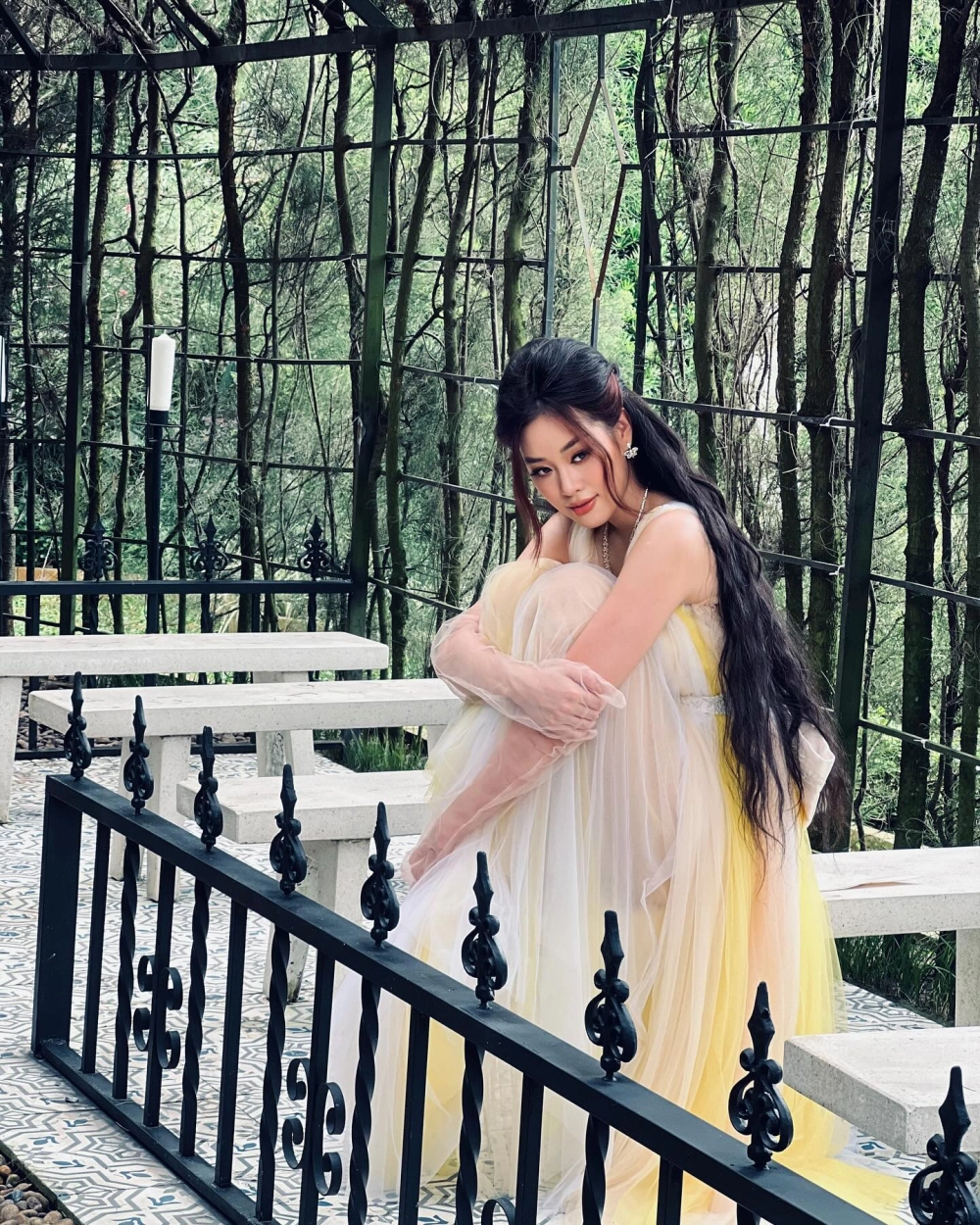 Hoa hậu Khánh Vân áo dài luôn là hình ảnh được truyền thông yêu thích và khen ngợi