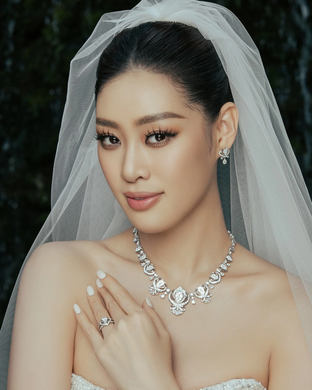 Đám cưới Khánh Vân liệu đã diễn ra? Người hâm mộ vẫn tò mò về chuyện tình cảm của nàng hậu