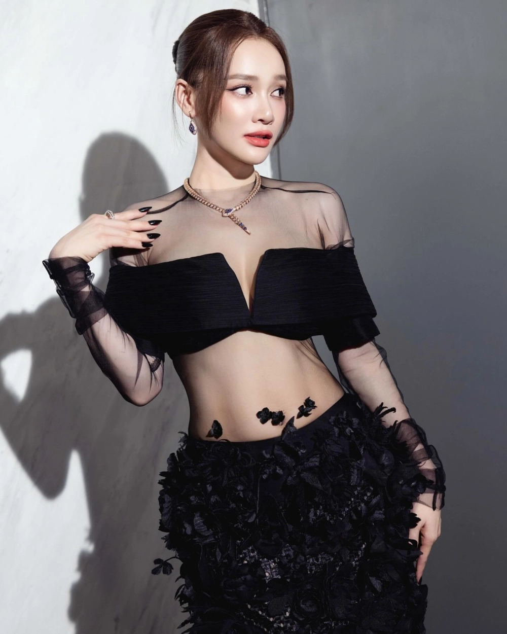 Nha Phuong Bikini xuất hiện hiếm hoi khiến mạng xã hội bùng nổ