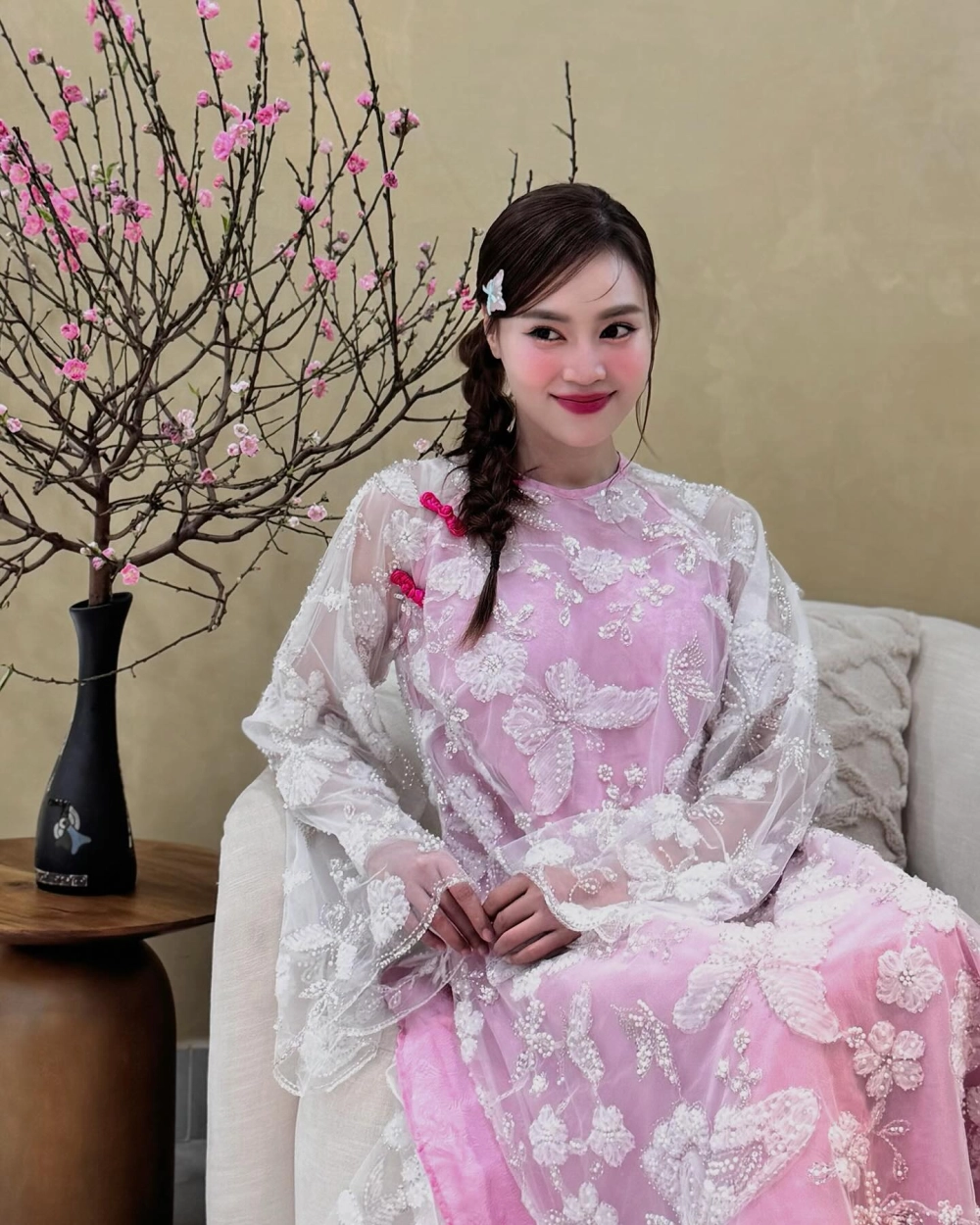 Khám phá vẻ đẹp và tài năng của diễn viên Ninh Dương Lan Ngọc nổi bật