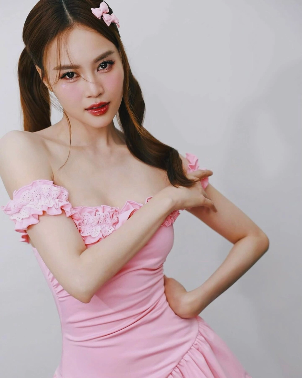 Vẻ đẹp thanh thoát và dịu dàng khi Lan Ngọc mặc đồ ngủ