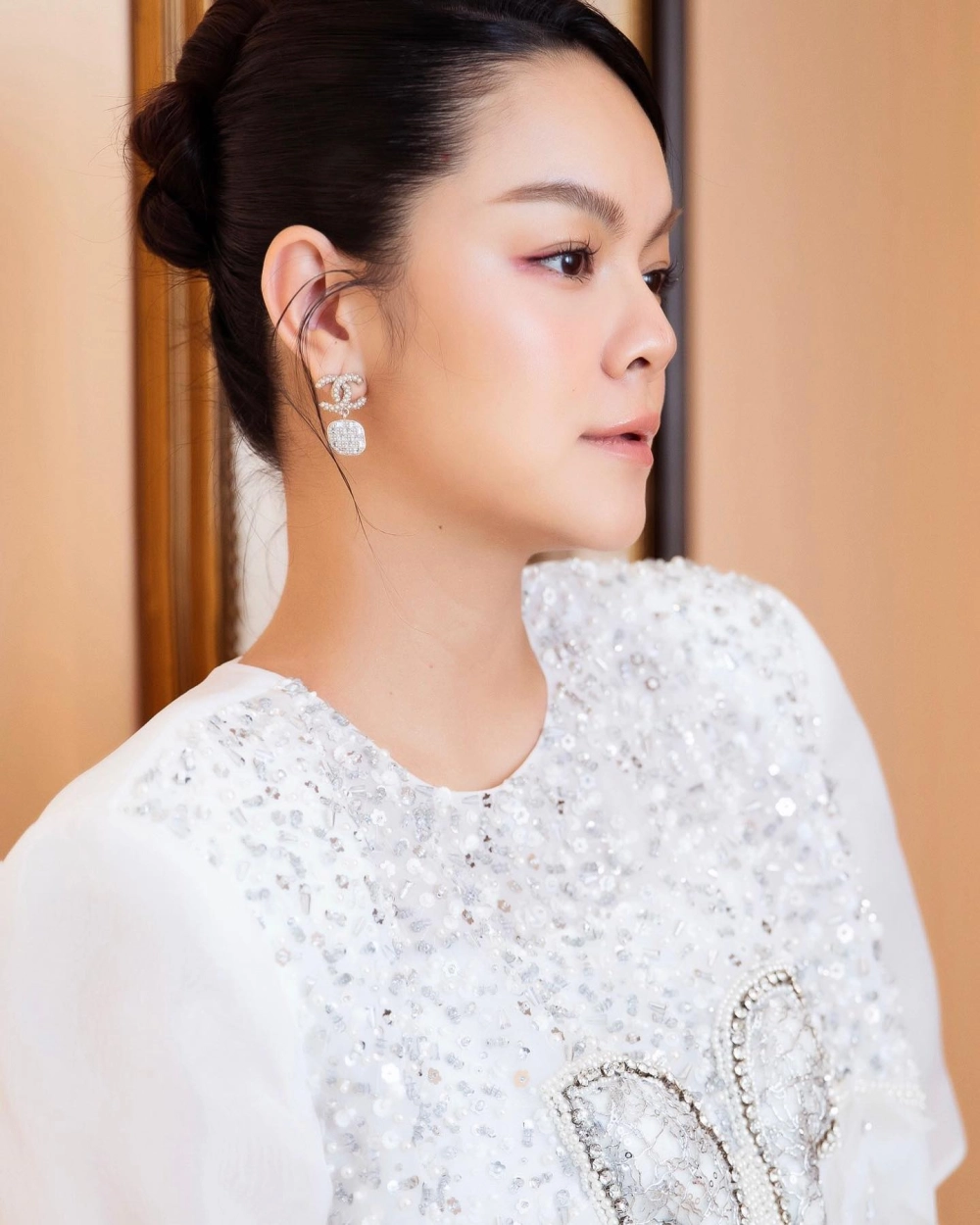 Cảm nhận sự dịu dàng và sâu lắng trong đêm phạm quỳnh anh ngọt ngào