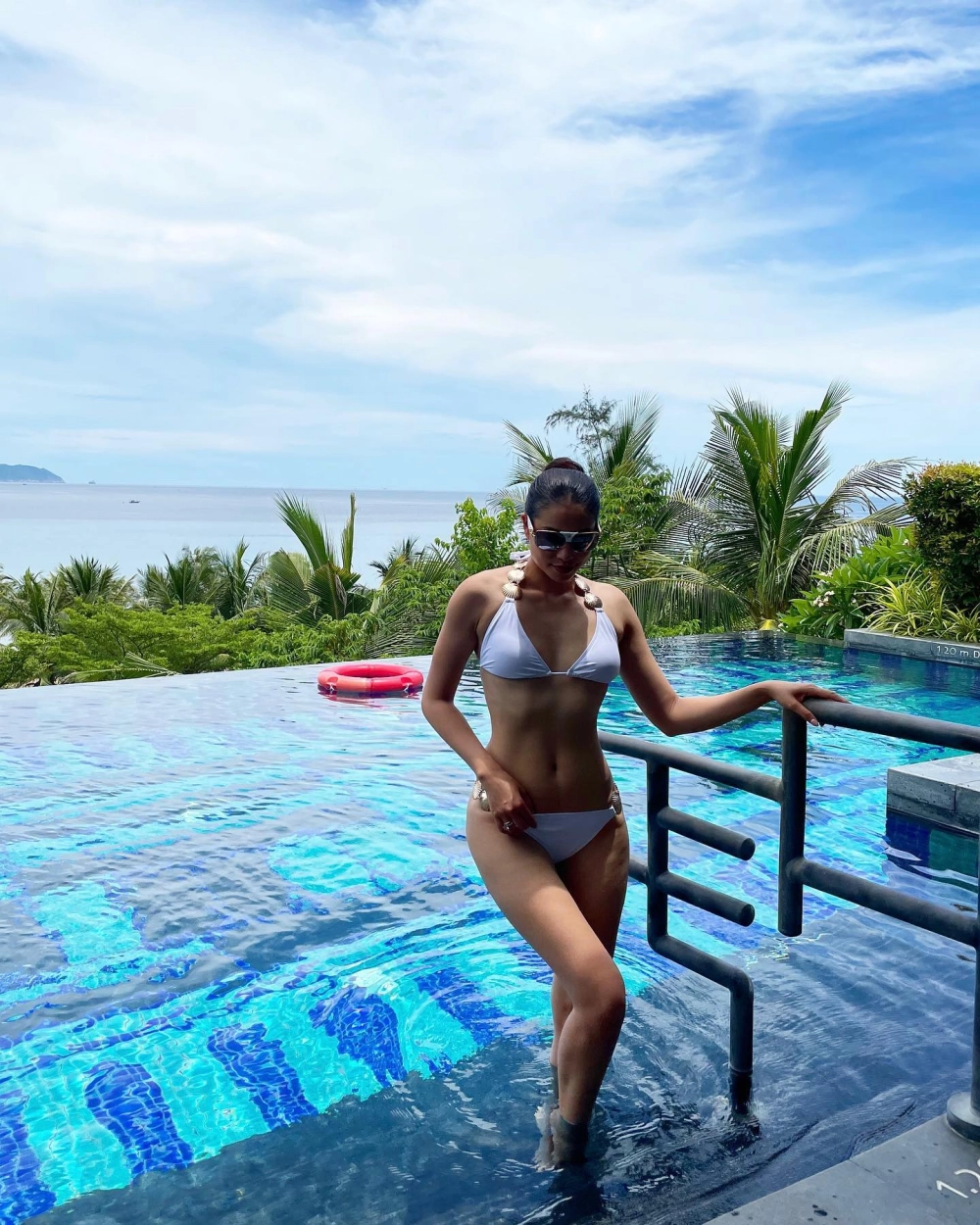 Vẻ đẹp quyến rũ, Phạm Hương sexy luôn thu hút mọi ánh nhìn trên thảm đỏ