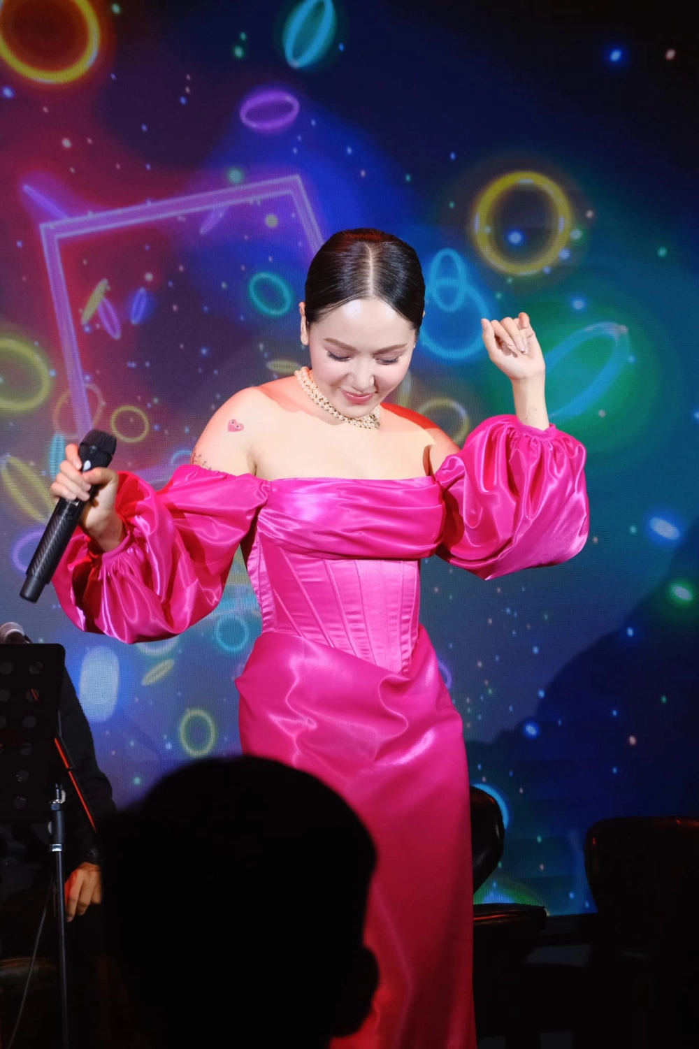 Thỏa sức hát với karaoke Phương Linh những ca khúc quen thuộc