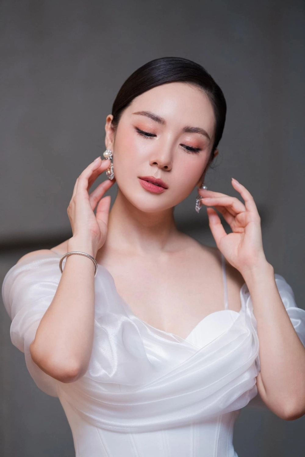 Khám phá chi tiết về tiểu sử Phương Linh và sự nghiệp âm nhạc của cô