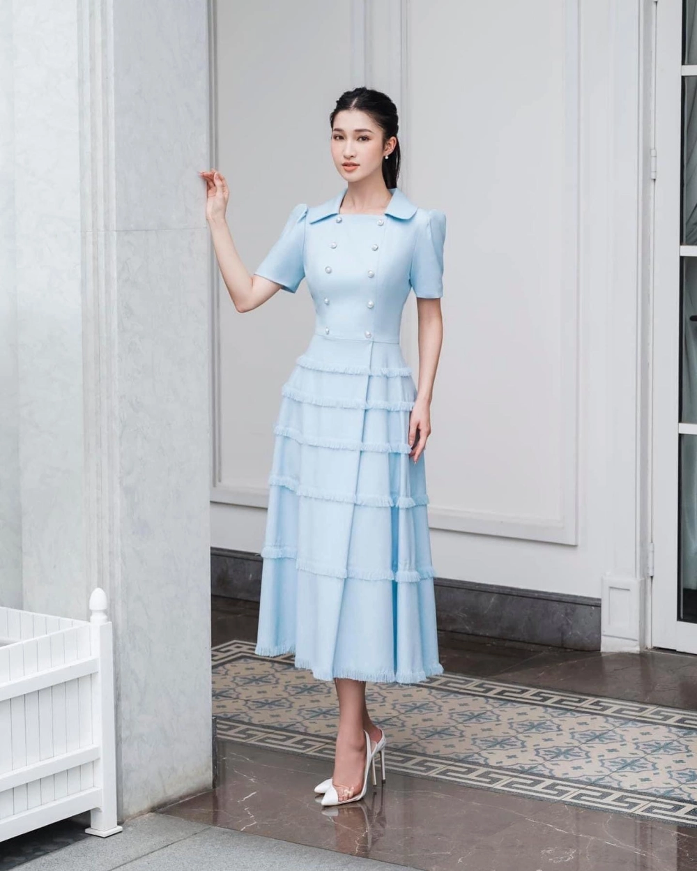 Á hậu Phương Nhi lên xe hoa khiến mọi người không khỏi ngưỡng mộ và chúc phúc