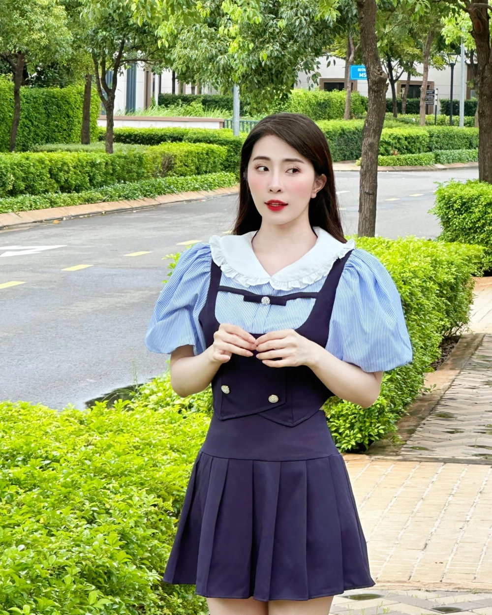 Những bức ảnh gái xinh với túi xách thời trang thể hiện sự tinh tế trong phong cách