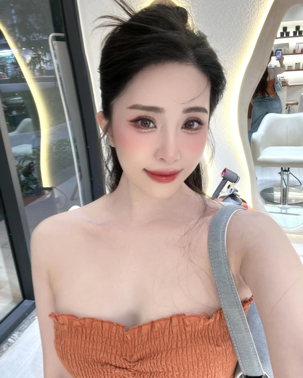 Gái xinh tiktok bikini tỏa sáng trong những bộ đồ tắm gợi cảm, đầy sức hấp dẫn