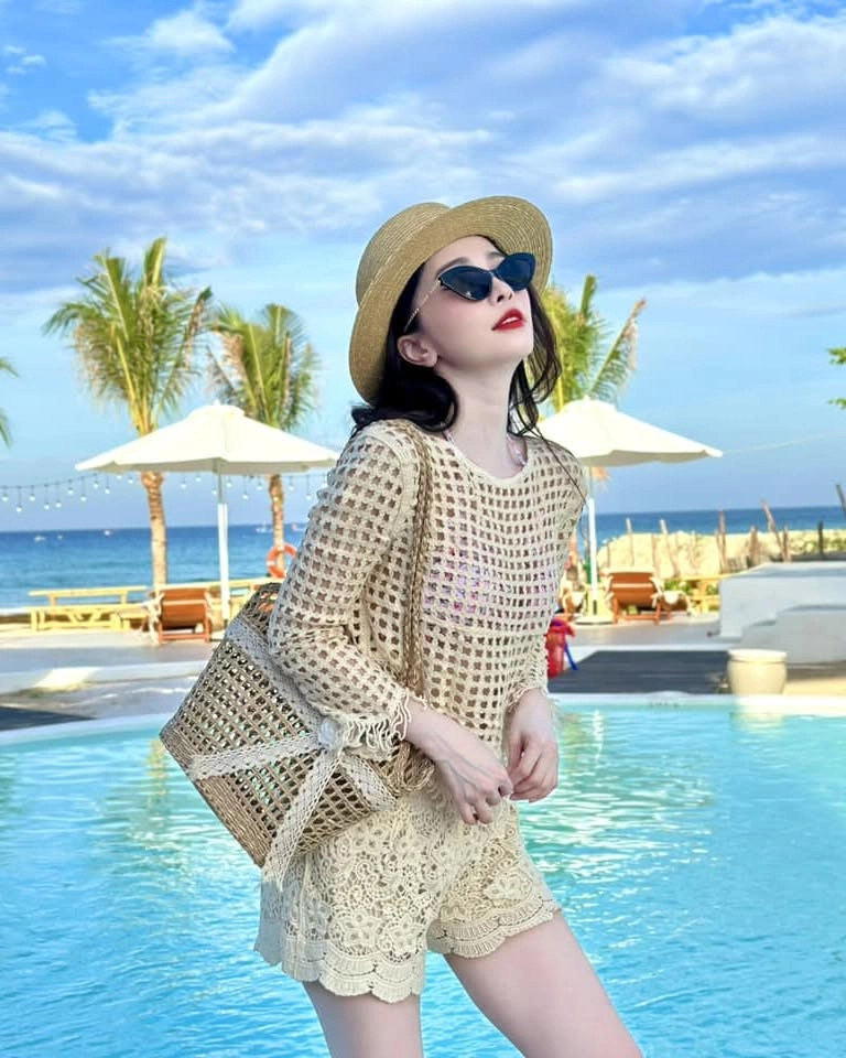 Gái xinh mặc váy ngắn nhảy tiktok tạo nên những video đầy năng lượng, thú vị và ấn tượng